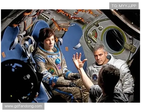 《地心引力》结局深度解析：那束光究竟代表了什么？3个解读让你豁然开朗！